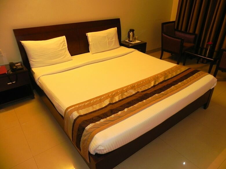 Hotel Reeva Suites