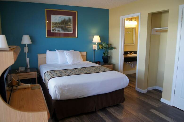 Motel Coastal Inn And Suites