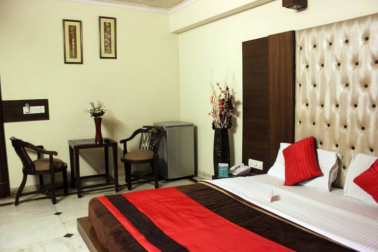 Oyo 497 Hotel Welcome Palace