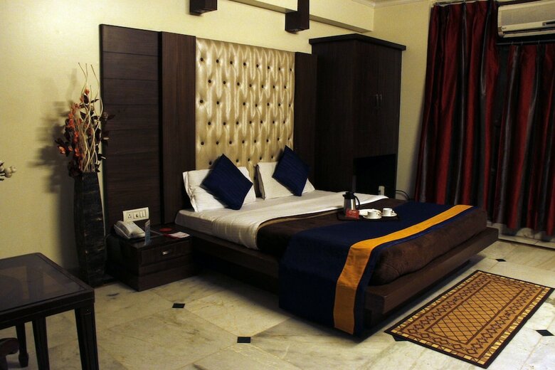Oyo 497 Hotel Welcome Palace