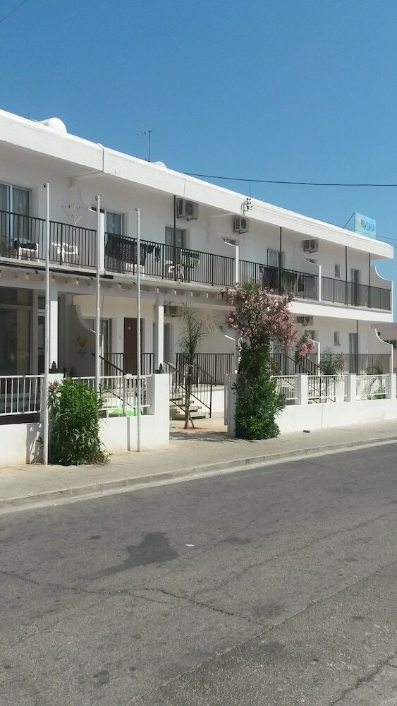 Aparthotel Pavlinia Hotel Apartments