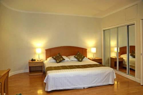 Beijing Lido Place Apartment