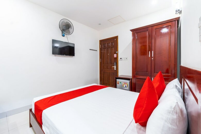 Oyo 389 Gold Summer Hotel