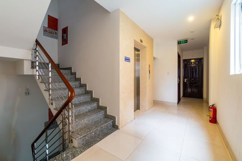 Oyo 389 Gold Summer Hotel