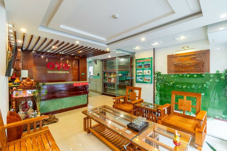 Oyo 389 Gold Summer Hotel