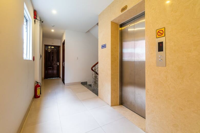 Oyo 389 Gold Summer Hotel