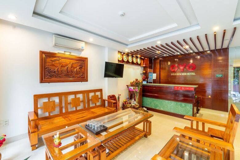Oyo 389 Gold Summer Hotel