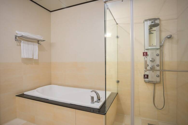 Hotel Le Beau Max Resort