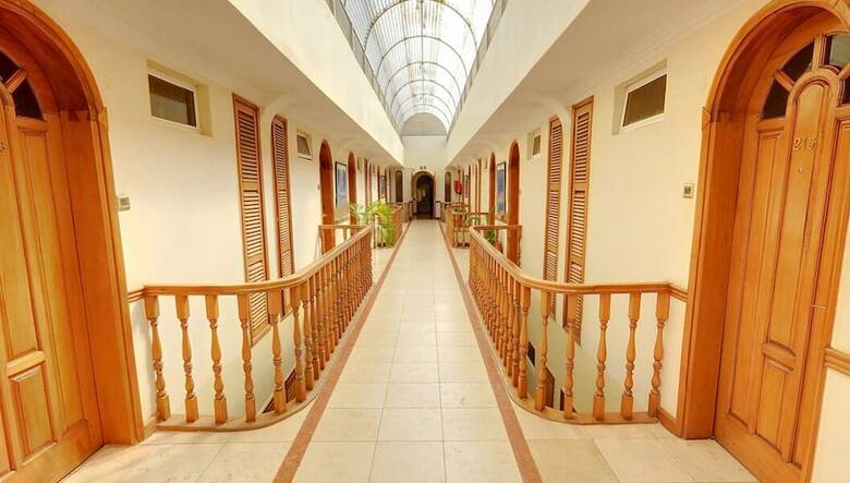 Sovereign Hotel