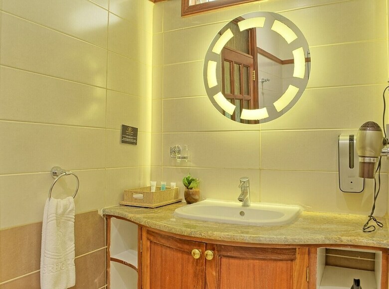 Sovereign Hotel