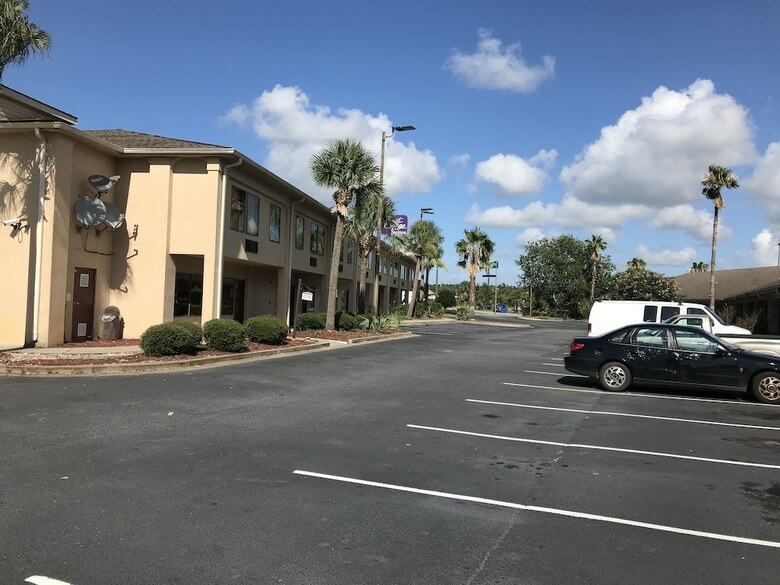 Hotel Guest Cottage And Suites