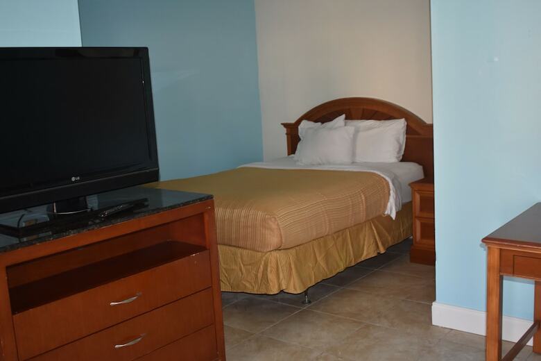 Hotel Guest Cottage And Suites