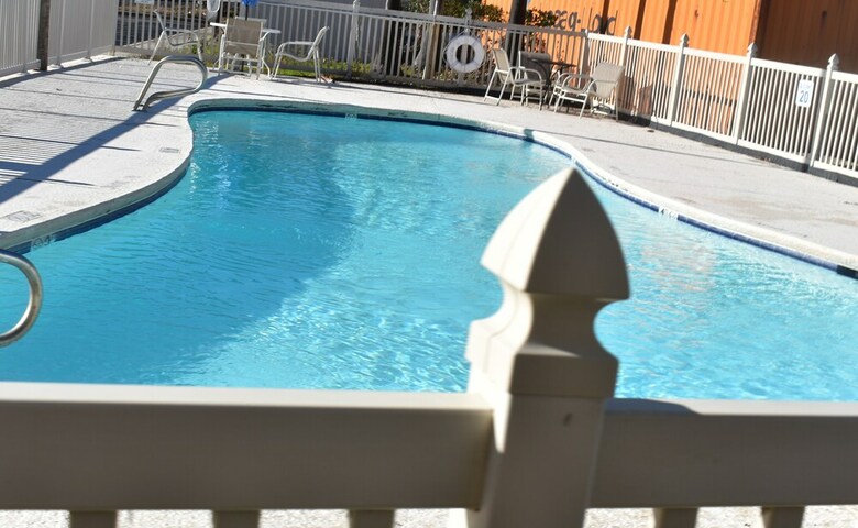 Hotel Guest Cottage And Suites