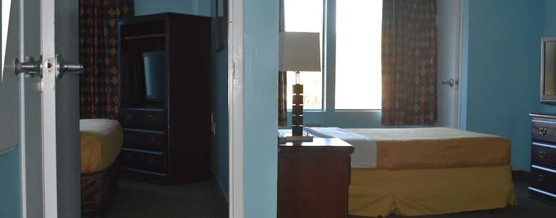 Hotel Guest Cottage And Suites
