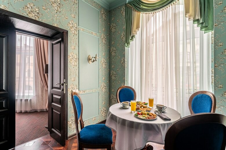 Kravt Hotel