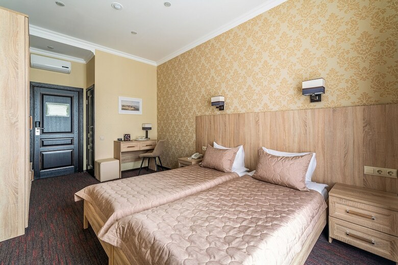Kravt Hotel