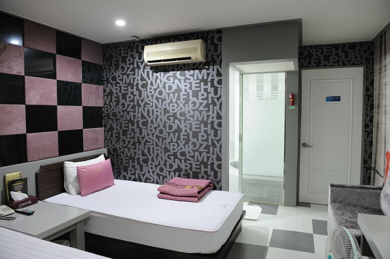 Hotel S Motel