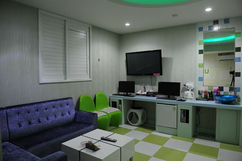 Hotel S Motel