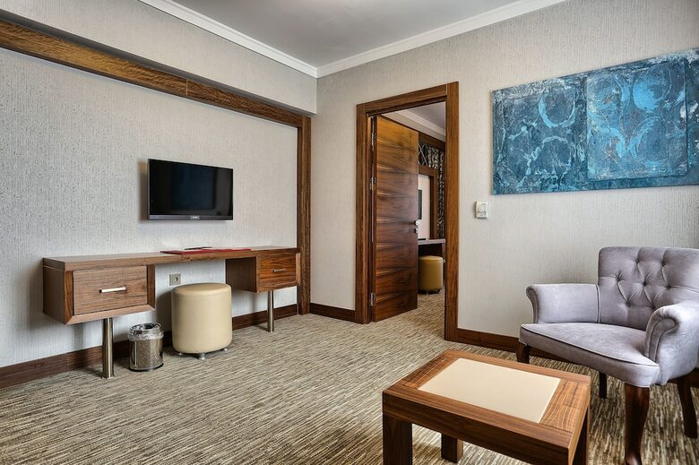 City Hotel Residence