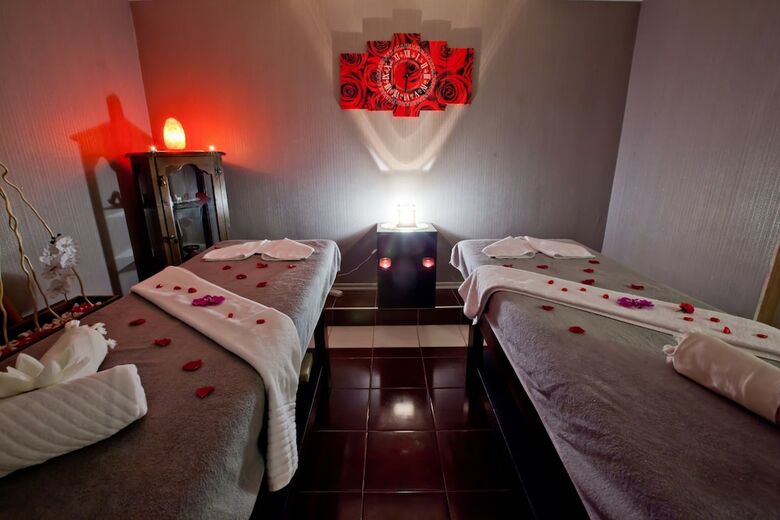 City Hotel Residence