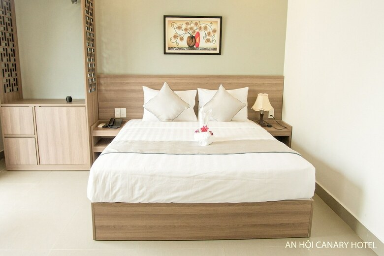 An Hoi Canary Hotel