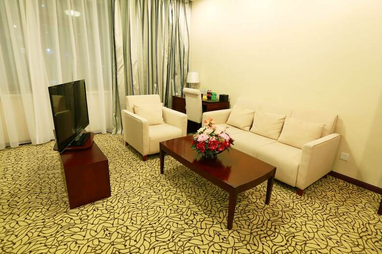 Central Business Hotel
