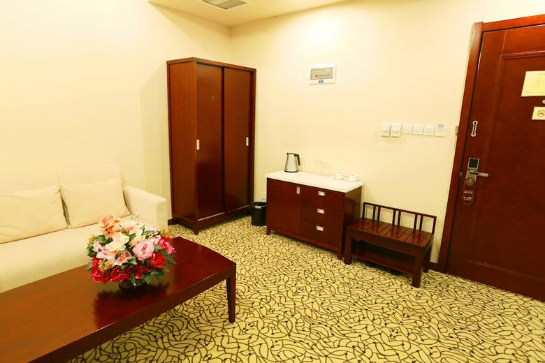 Central Business Hotel