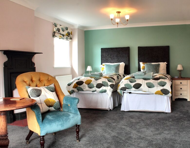 Bed & Breakfast Chimneys