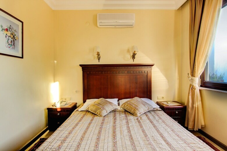 Hotel Alya