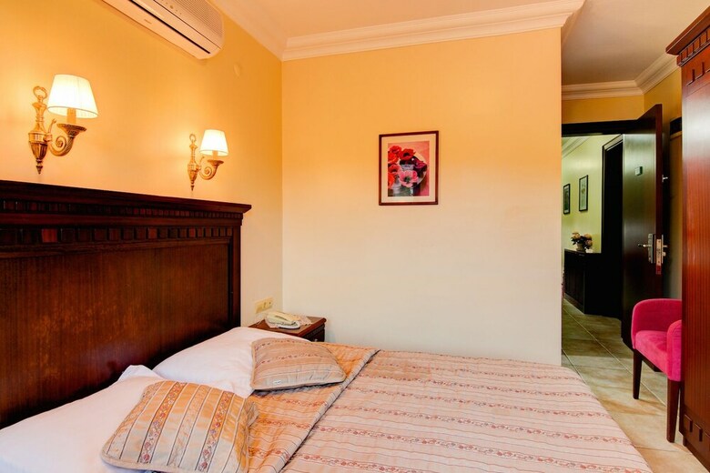 Hotel Alya