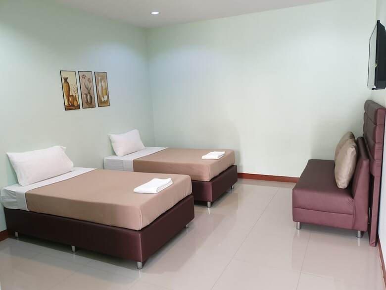 Hotel Friend's House Resort