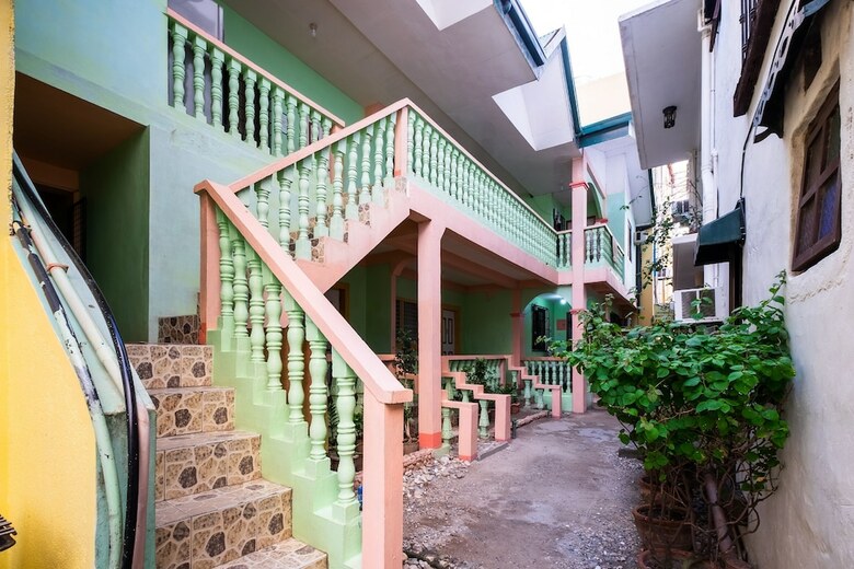 Hotel Sandra Taylor Lodge