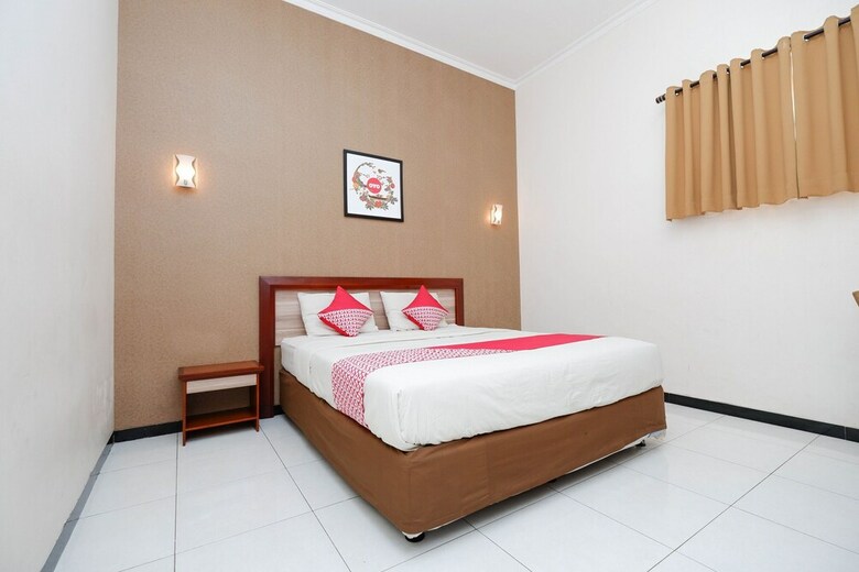 Hotel Oyo 1451 Arya Graha