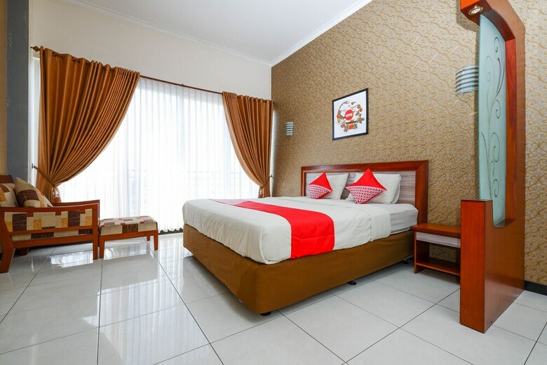 Hotel Oyo 1451 Arya Graha