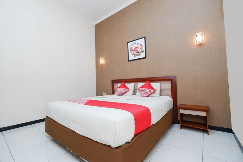 Hotel Oyo 1451 Arya Graha