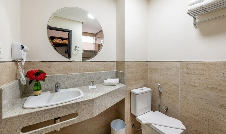 Flamboyant Hotel & Convention