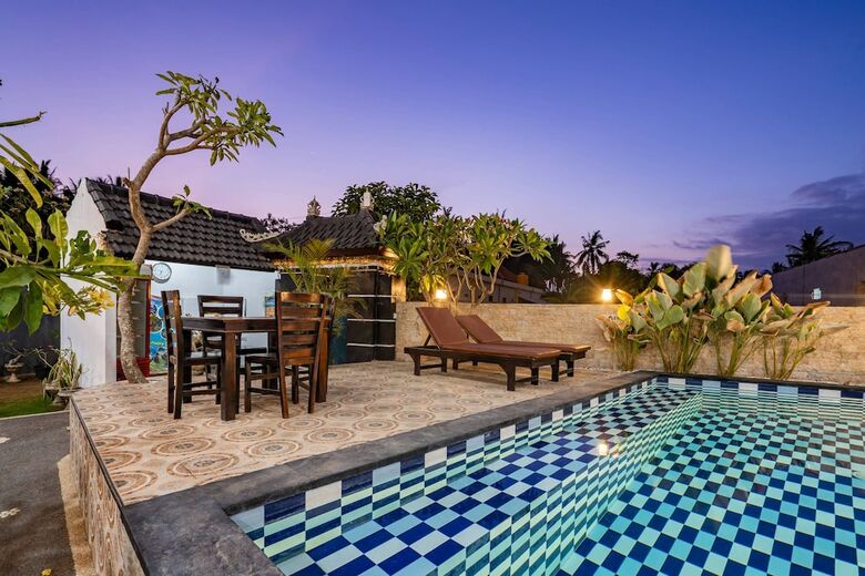 Hotel Nusa Sentana Lembongan Bali