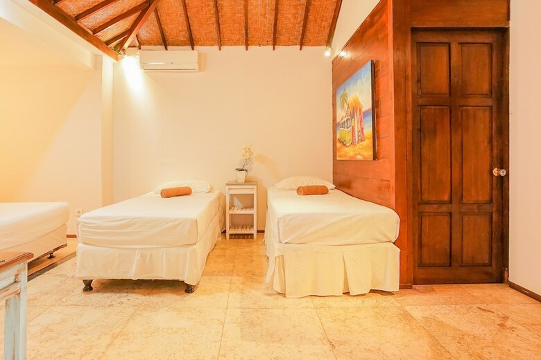 Bed & Breakfast Surfer Paradise Villas