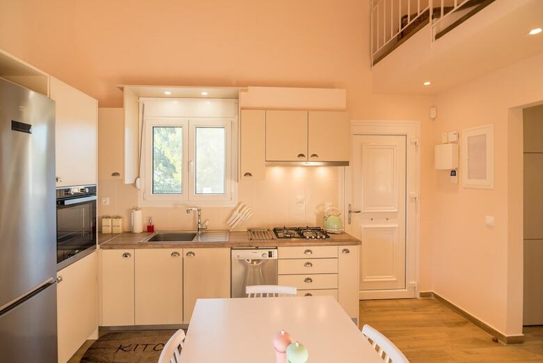 Gorgeous Villa With Garden - Stavros Beach