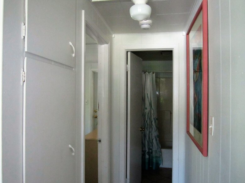 Tropical Winds Motel & Cottages