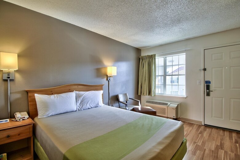 Motel Studio 6 Phoenix, Az - Deer Valley