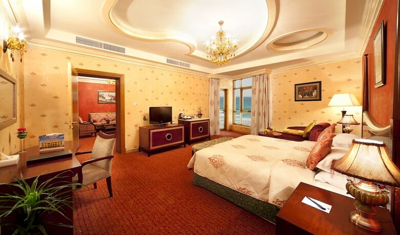 Hotel Sahara Beach Resort & Spa
