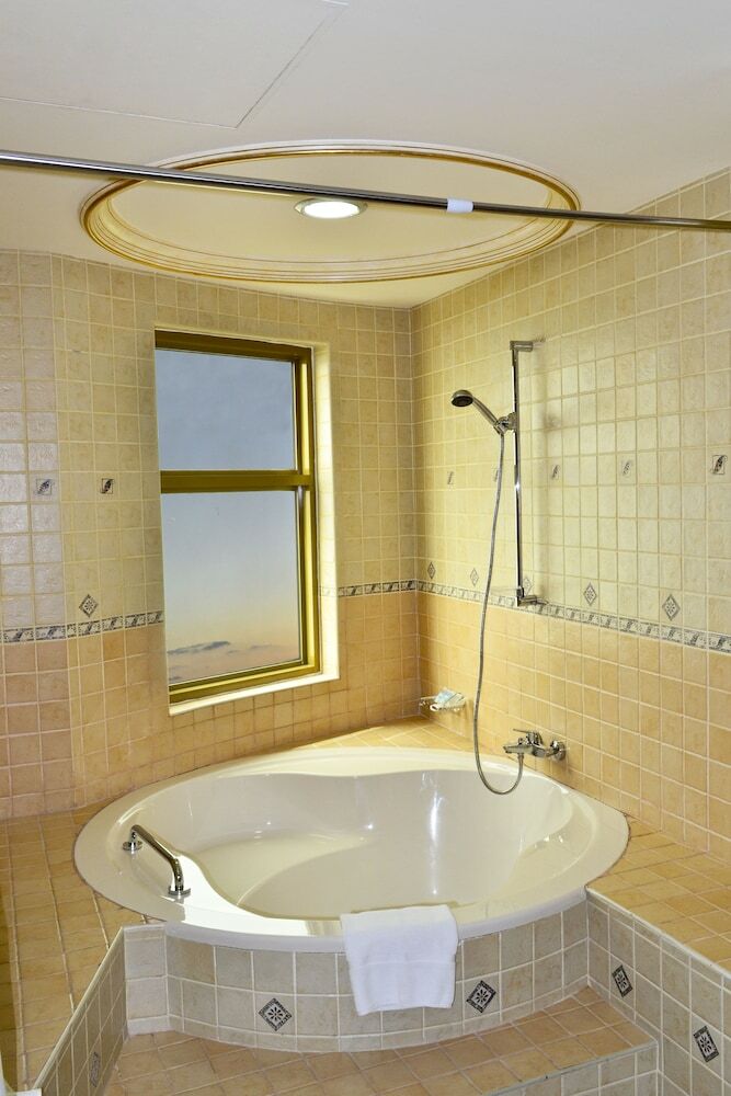 Hotel Sahara Beach Resort & Spa