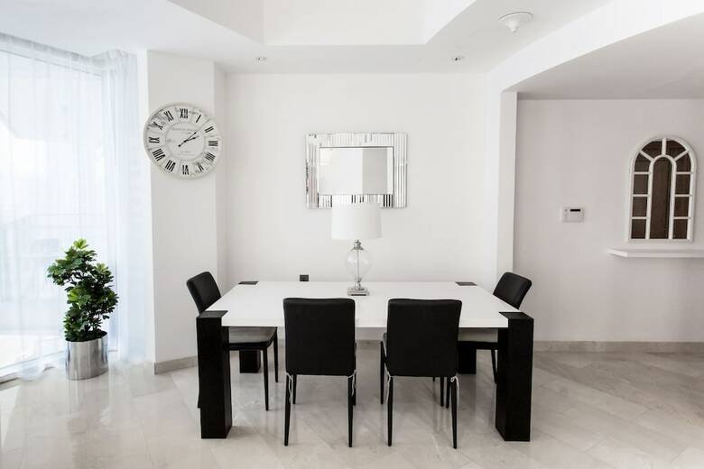 Hotel One Perfect Stay - 2br At Trident Grand