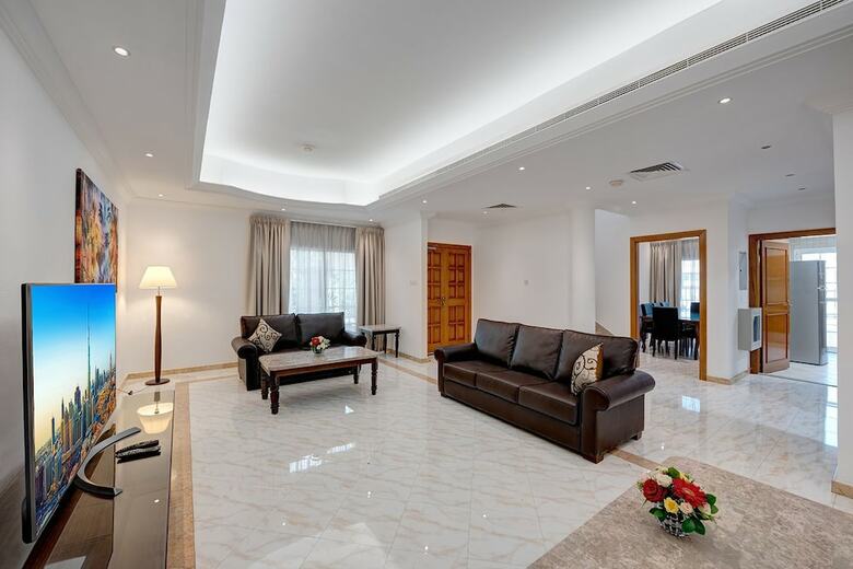 J5 Four Bedroom Villa In Mirdif