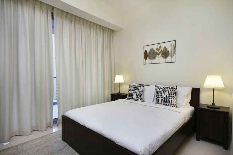 Maisonprive Holiday Homes- Trident Grand