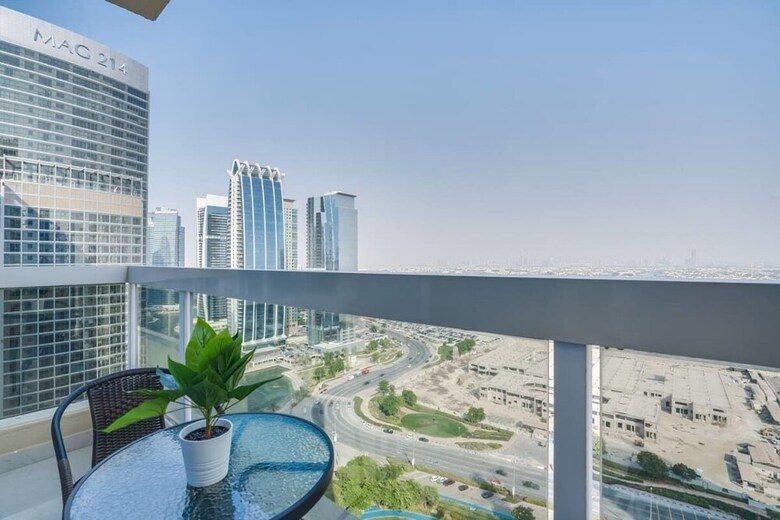 Dazzling Apartment In Dubai Gate Central Of Jlt