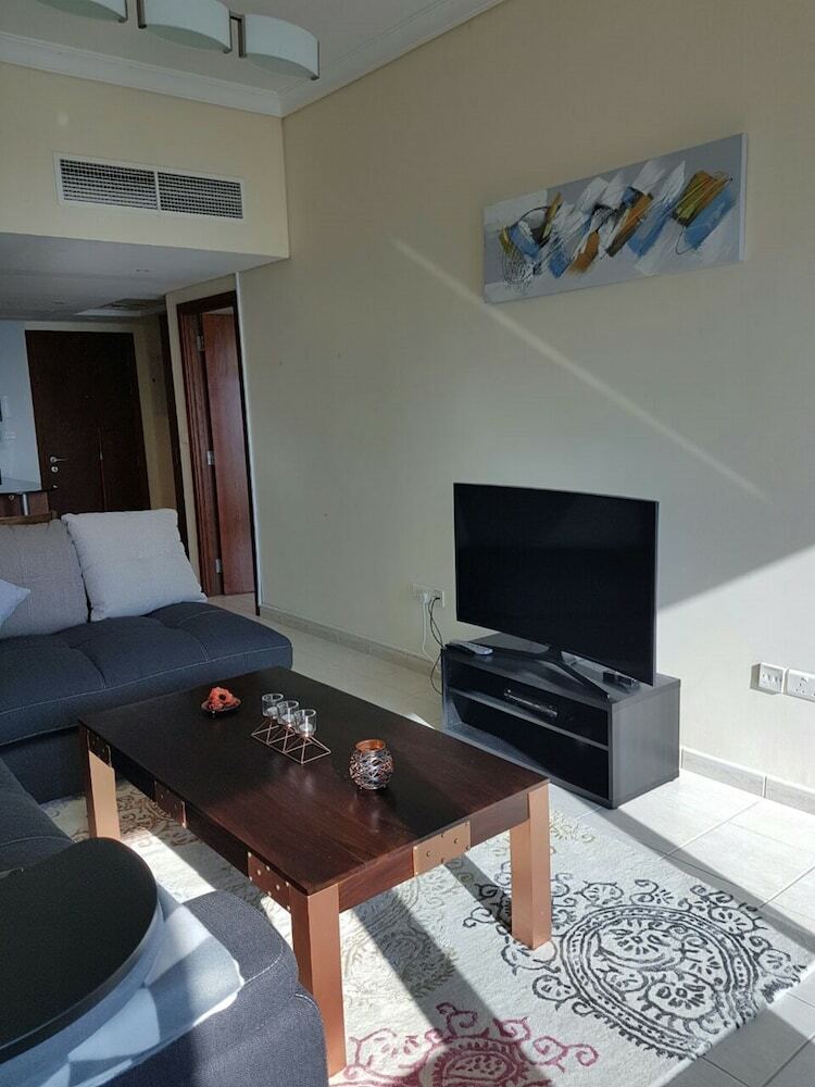 Beautiful 1bedroom Apartment Near Metro
