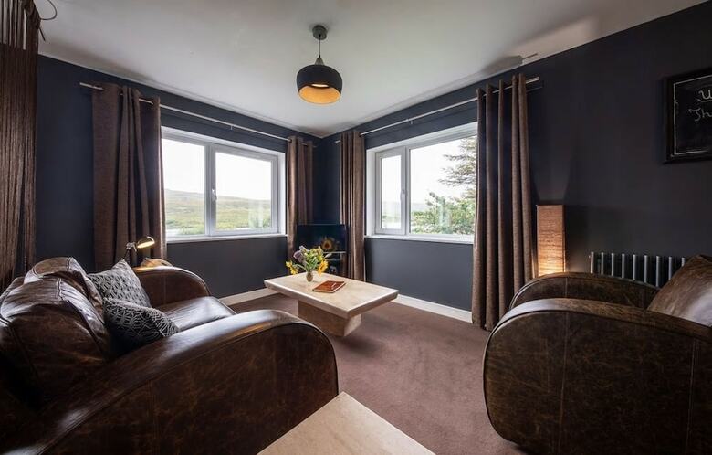 Storr Apartments