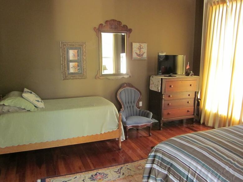 Bed & Breakfast Baer House Inn
